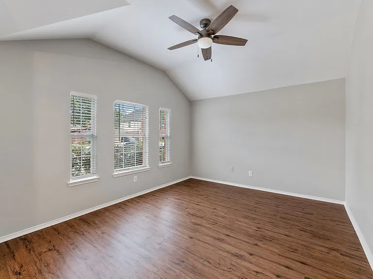 10905 Fawn Valley Dr — Photo 4