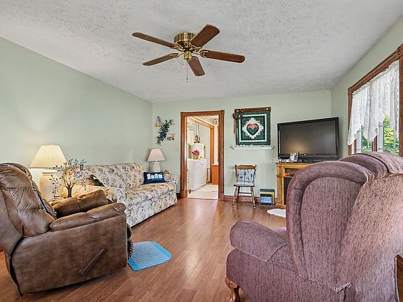 5th image of 204 Odell Rd