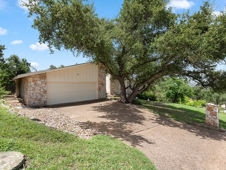 1505 Quaker Ridge Dr — Photo 9