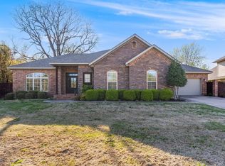 1427 Old Wire Rd, Fayetteville, AR 72703