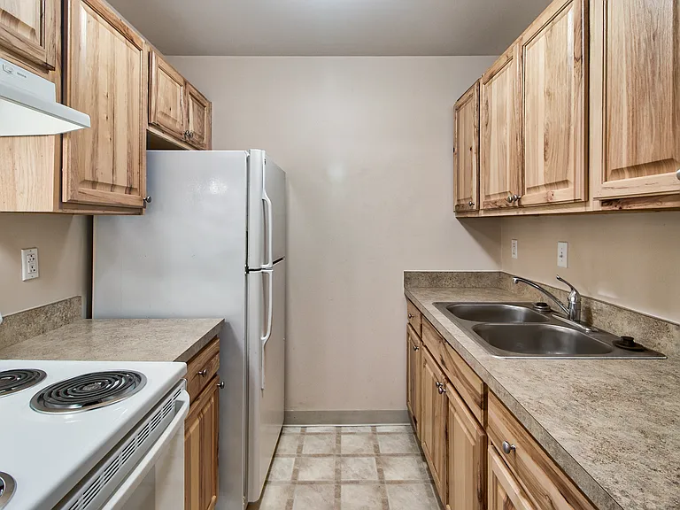 Colony Terrace Apartments — Photo 10