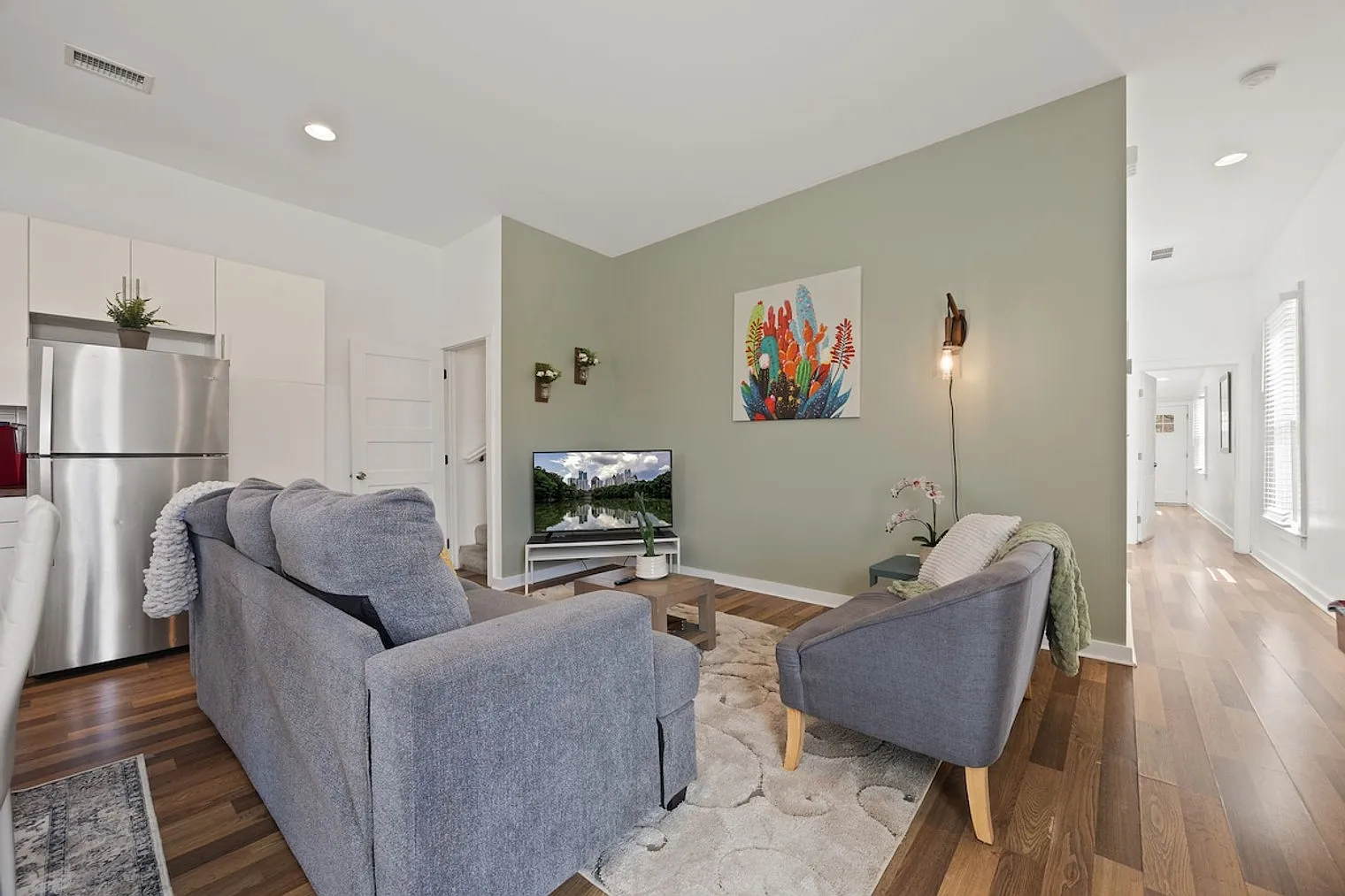 3 bed, 2.0 bath, $4,305 — Photo 3