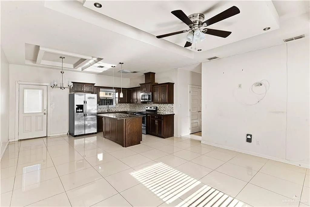 2 bed, 2.0 bath, 1120 sqft, $1,100 — Photo 2