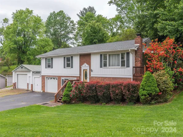 32 Fairway Hills Dr, Waynesville, NC 28786