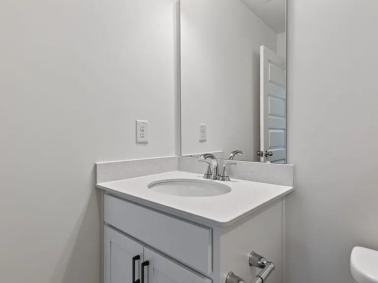 200 Parker Ln — Photo 13