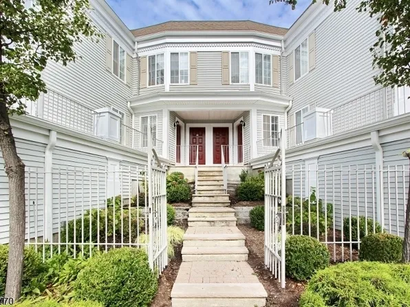 264 Riveredge Dr, Chatham, NJ 07928