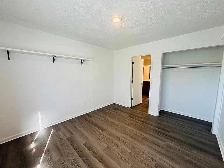 1443 Sandy Cir — Photo 12