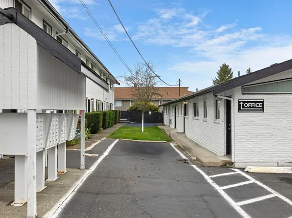 Manhattan Apartments - Normandy Park