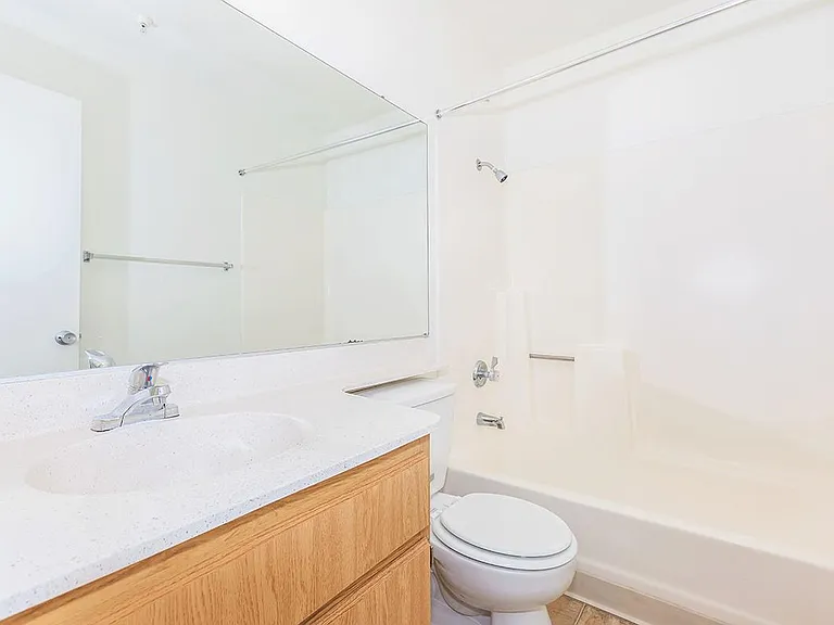 Casa Pacifica Apartment Homes — Photo 23