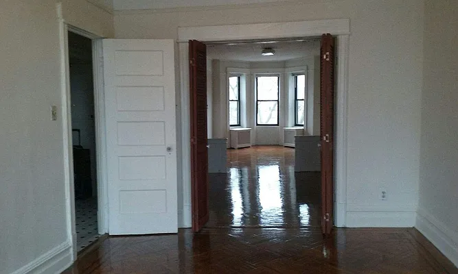 Rented by Windsor Homes Realty Corp | media 49