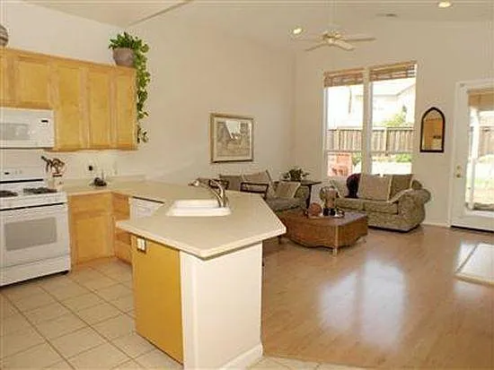 1829 Carlsbad Pl — Photo 1