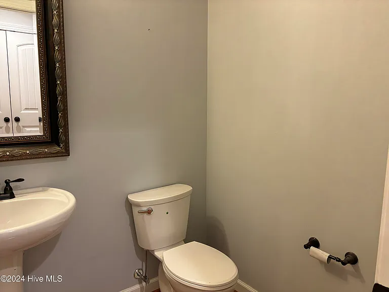7 Moore Dr — Photo 14