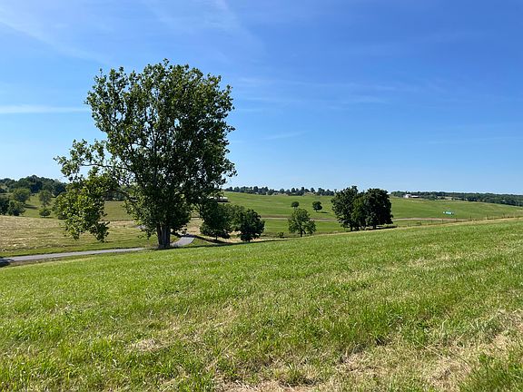2nd image of 665 Creekside Farms Dr