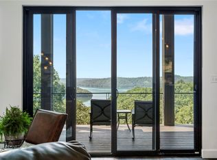 229 Cobblestone Ln, Eureka Springs, AR 72631