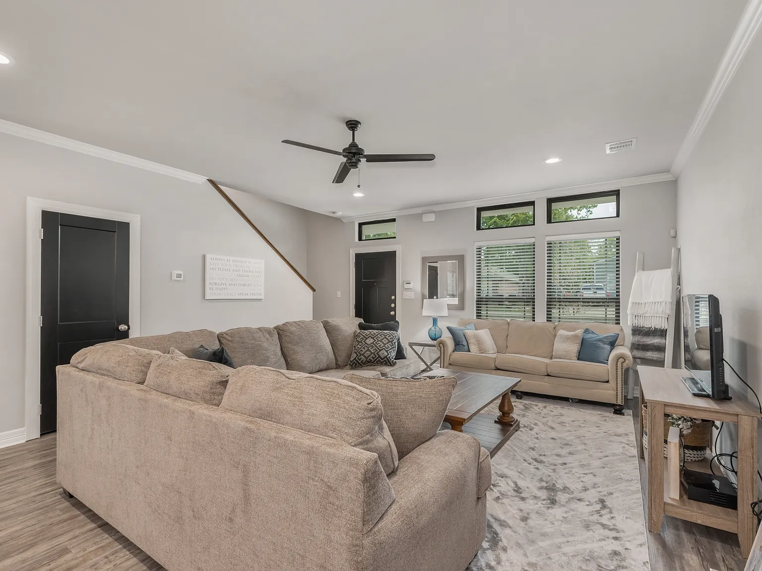 906 Fairview Avenue - A — Photo 4