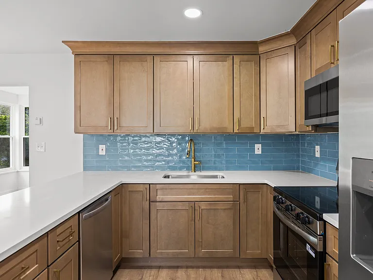 109 Huntington Dr — Photo 9