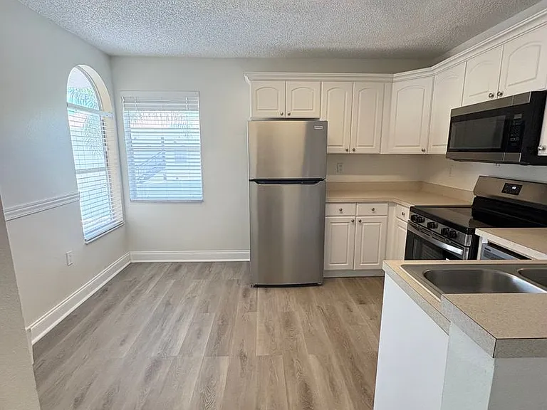 8824 Coral Palms Ct #B — Photo 7