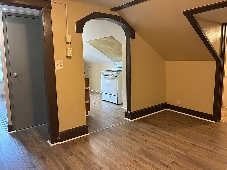 190 Liberty Street - Red Pod — Photo 6
