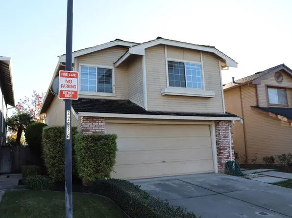 68 Country Fields Ln, San Jose, CA 95136