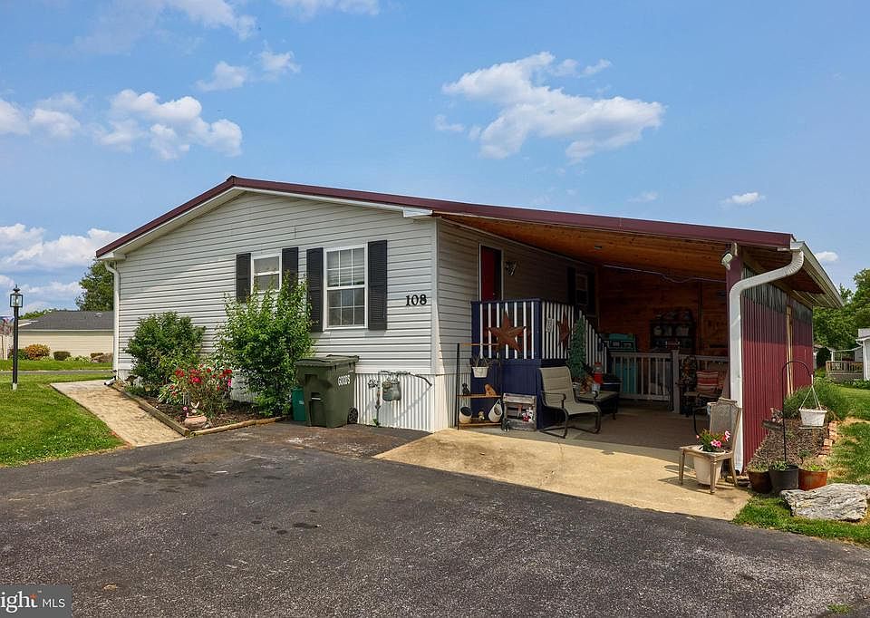 1st image of 108 Fox Run Ct