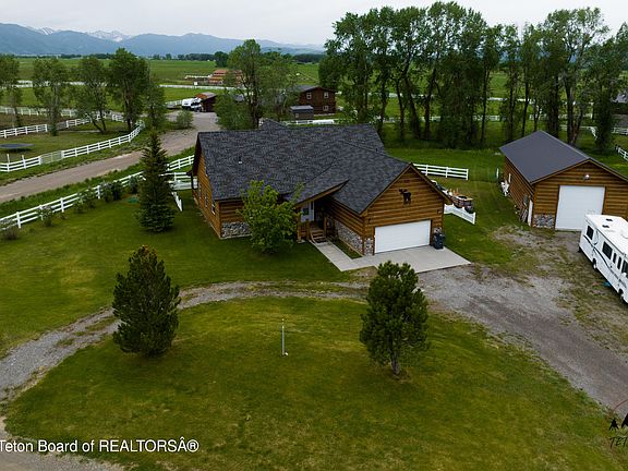 3rd image of 68 Yosemite Dr