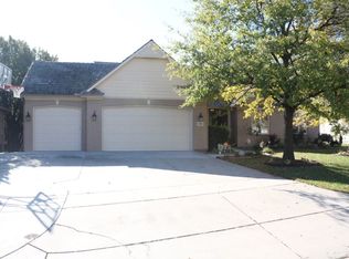 12101 E Killenwood Dr, Wichita, KS 67206