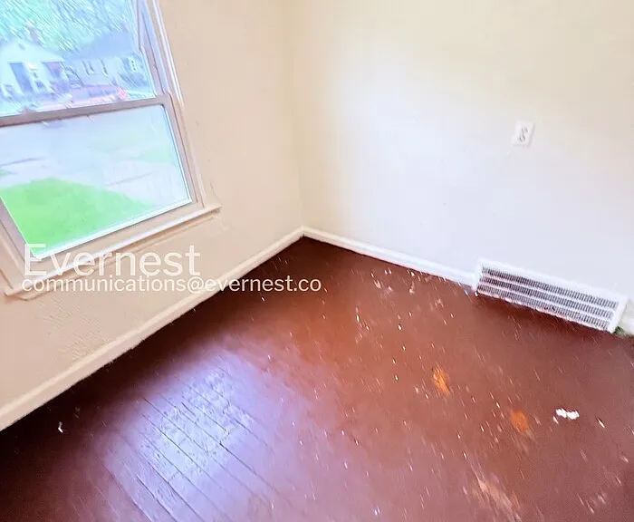 18659 Shaftsbury Ave — Photo 9