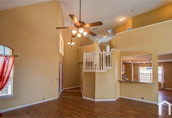 5th image of 6908 Chateau Dr