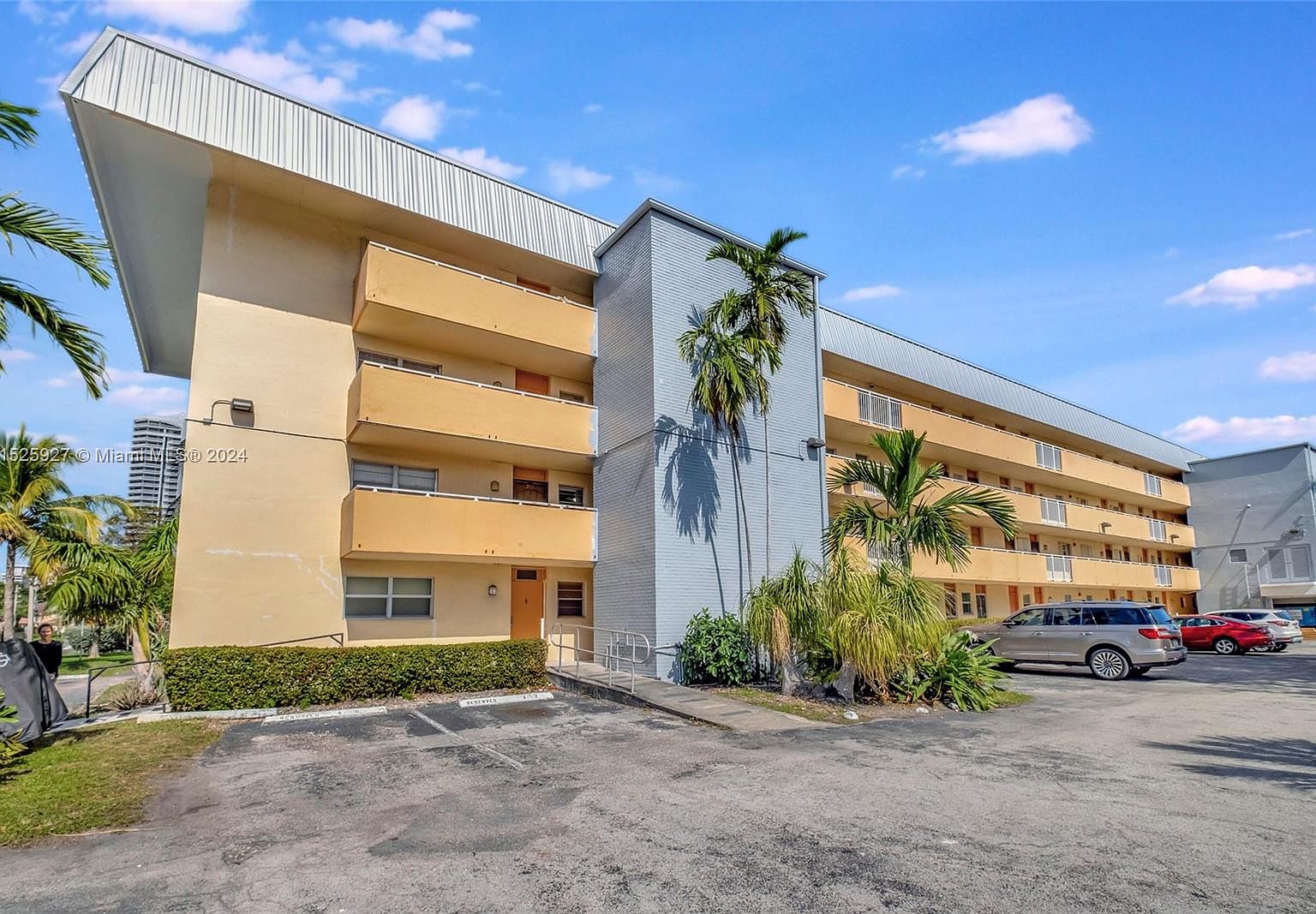 3551 NE 169th St APT 100, North Miami Beach, FL 33160 MLS A11525927 Zillow