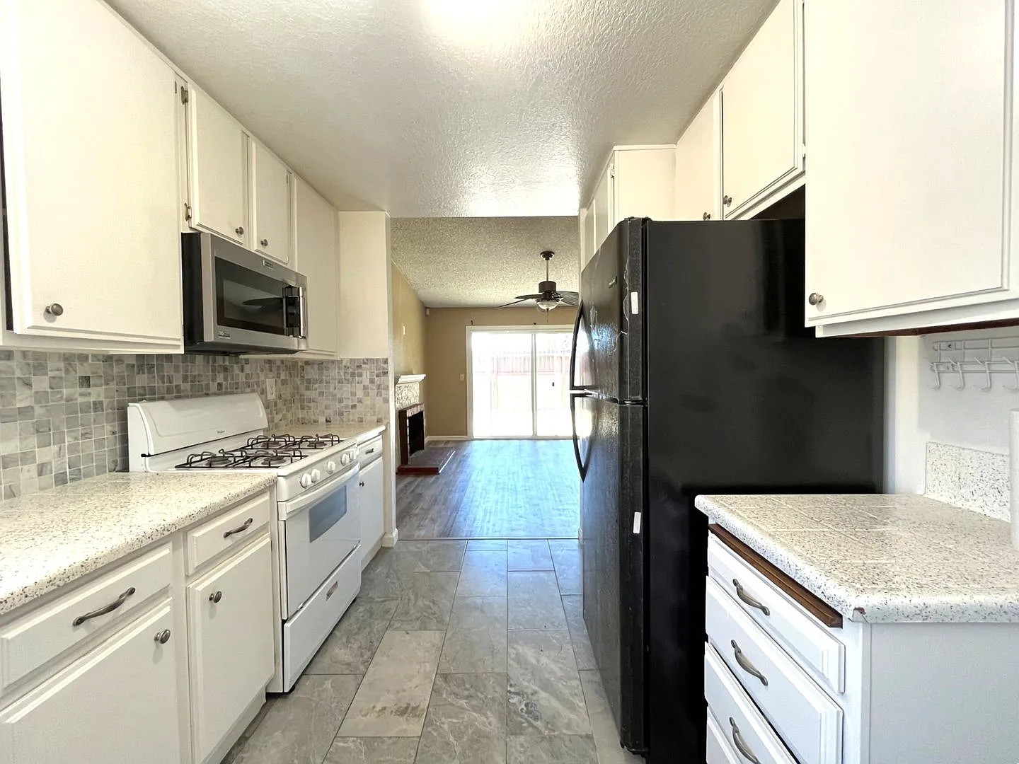 5 Bed, 3 Bath in Highland, CA! — Photo 4
