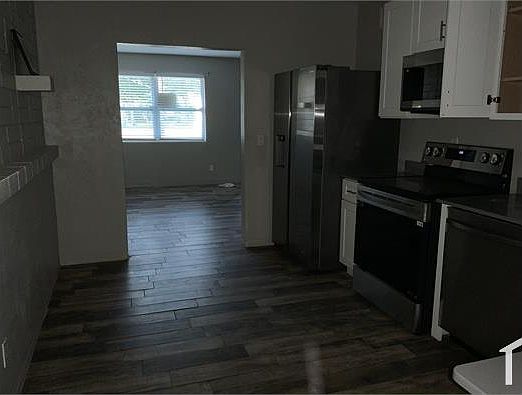 3rd image of 869 Winchester St