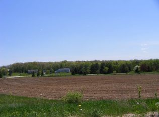 6888 Horseshoe Trl, Burlington, WI 53105