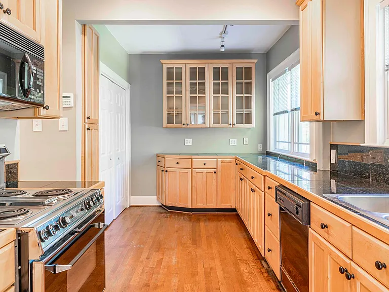 707 Cumberland Rd NE — Photo 12