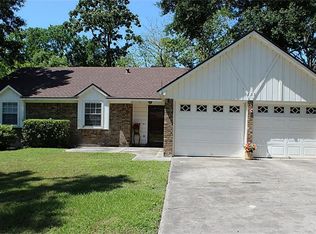 223 Wellwood Ln, Conroe, TX 77304