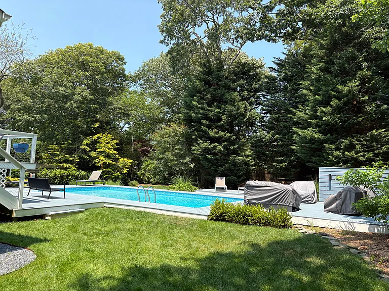 41 Hawthorne Rd — Photo 31