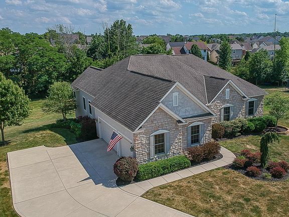3rd image of 9835 Malibu Ct