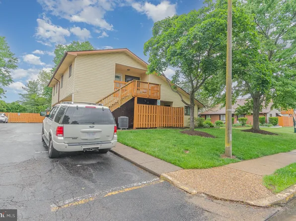 8500 Laguna Ct #218, Alexandria, VA 22309