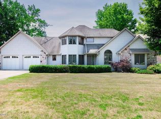 6700 Hayward Dr, Vicksburg, MI 49097