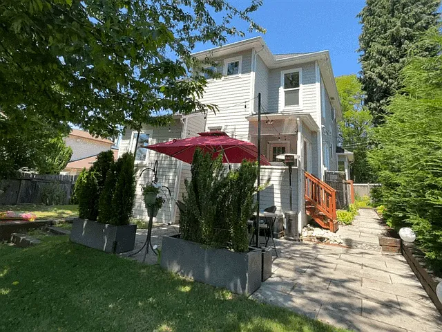 2415 S Graham St — Photo 24