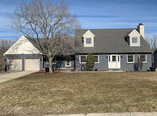 1590 N Wildwood Dr, Mt Zion, IL 62549