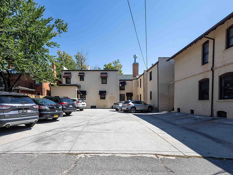 The Dalton — Photo 15