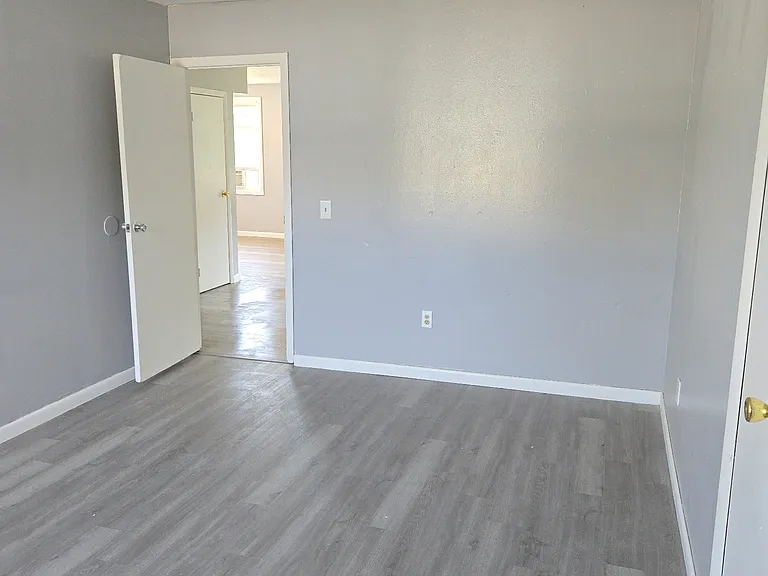 Parkview Place Apartments — Photo 11