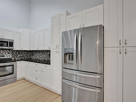 5th image of 1353 Periwinkle Place