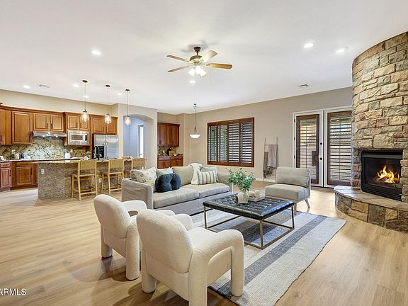 4th image of 15333 W SELLS Drive