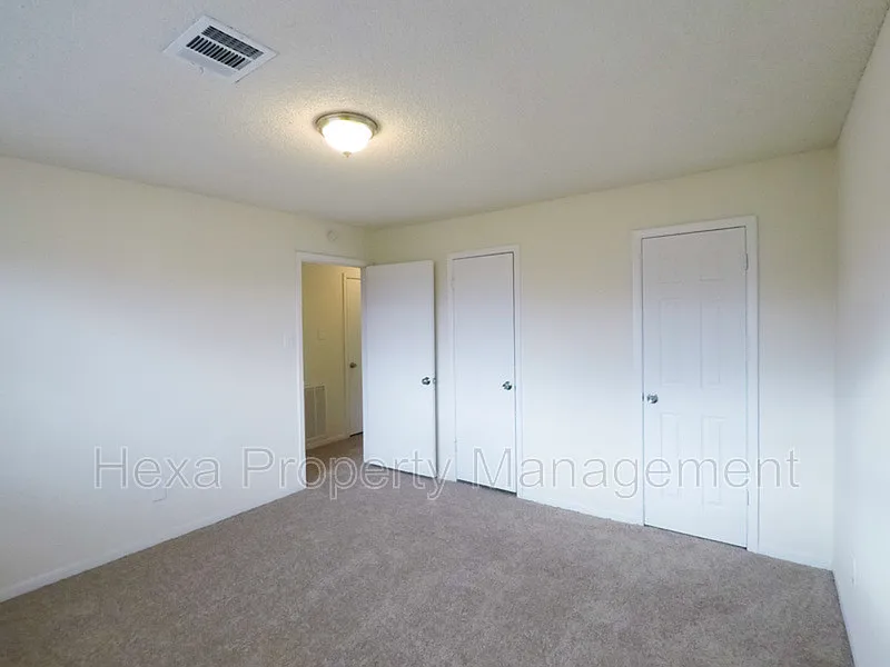 Brittmoore Townhouse — Photo 4