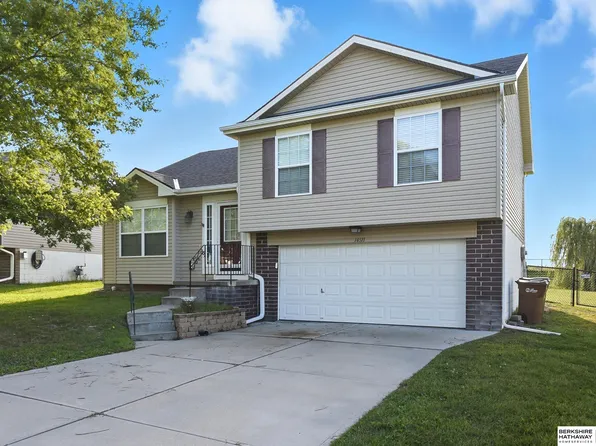 14511 S 27th St, Bellevue, NE 68123
