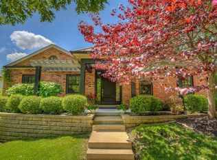 375 Champion Way Dr, Ballwin, MO