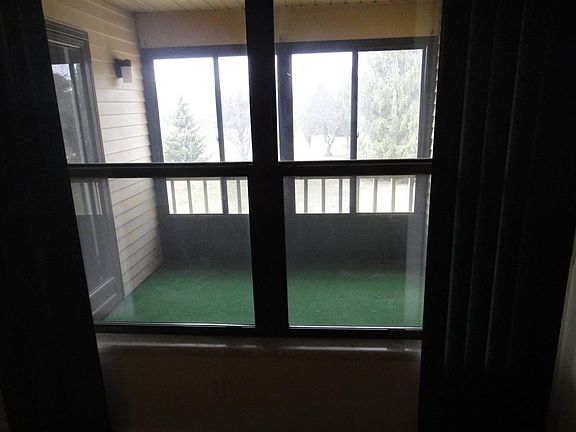 4th image of 19257 Surrey Ln #45