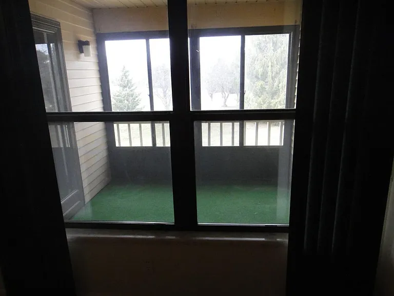 19257 Surrey Ln — Photo 7