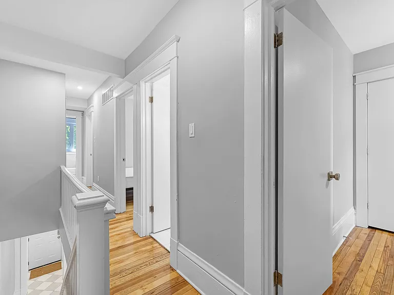 121 Hopewell Ave #B — Photo 31